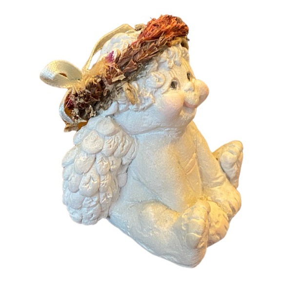 Vintage 1996 Dreamsicle Cherub sitting with hands in front. 2.5” tall - Picture 3 of 5